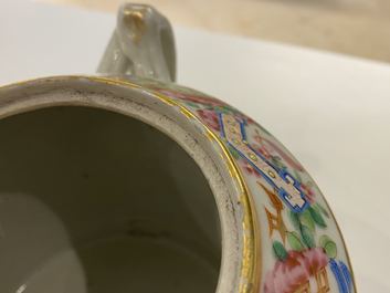 Un service &agrave; th&eacute; en porcelaine de Chine famille rose de Canton, 19&egrave;me